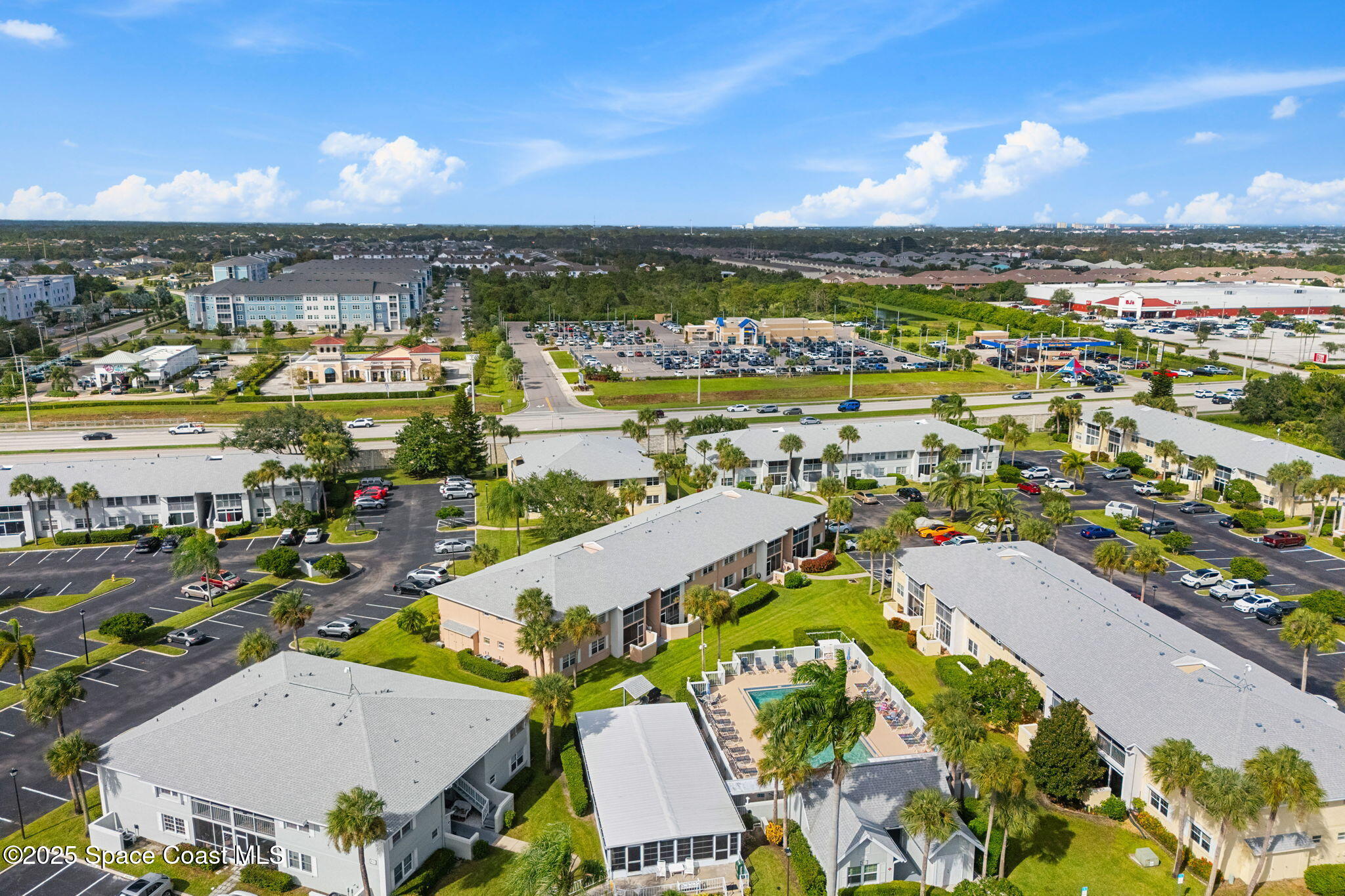 945 Sonesta Avenue NE, 105