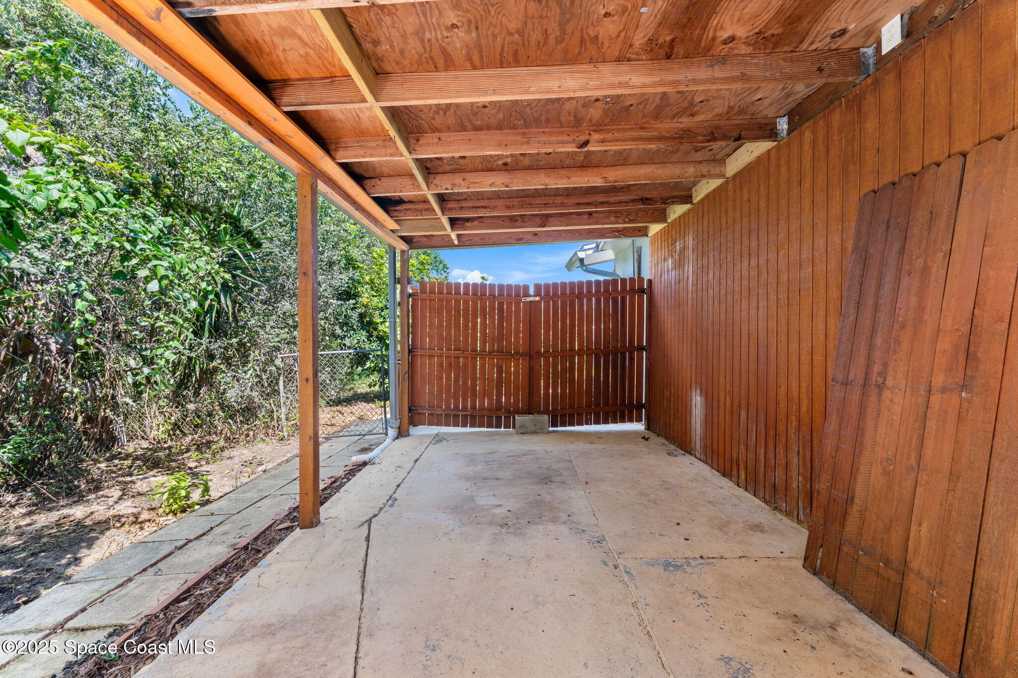 2351 Middlecoff Court