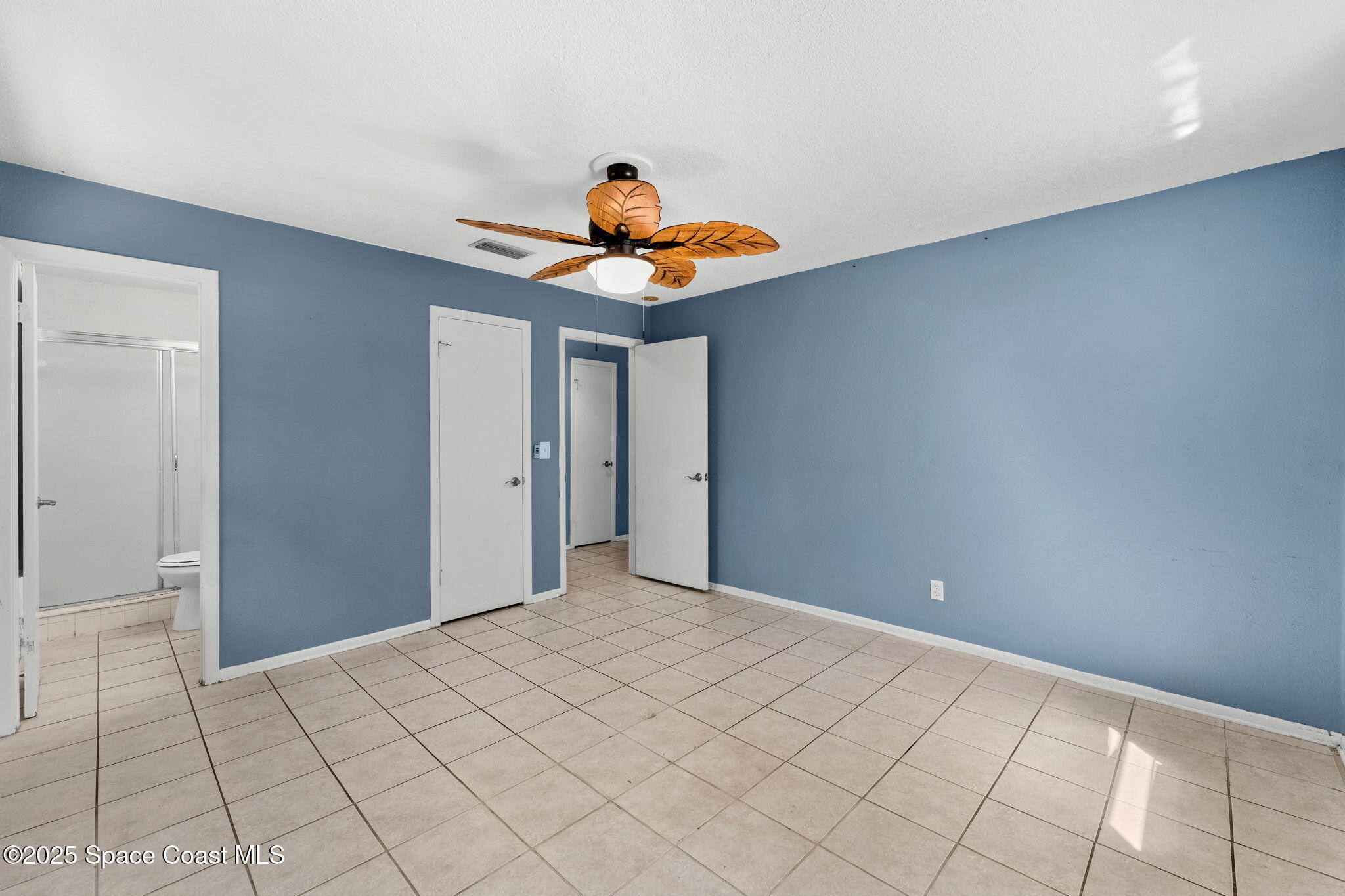 2351 Middlecoff Court