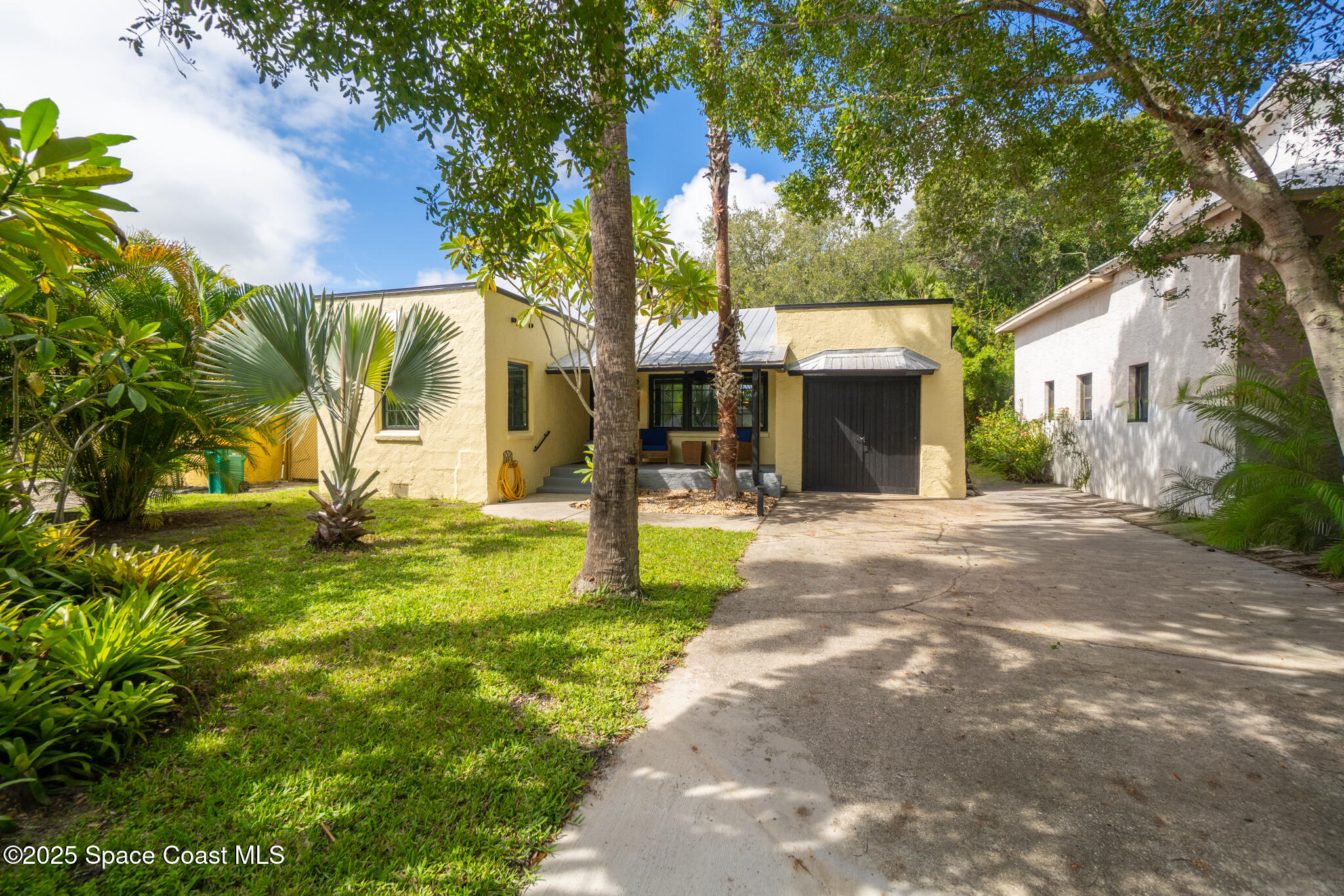 2208 Country Club Road, Melbourne