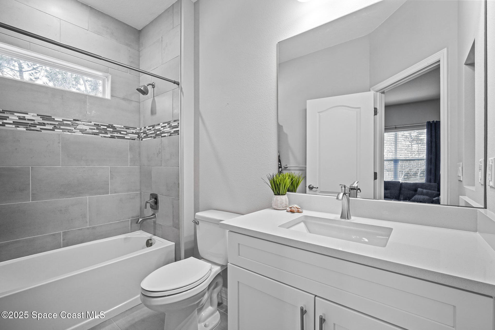 893 Altura Avenue SE