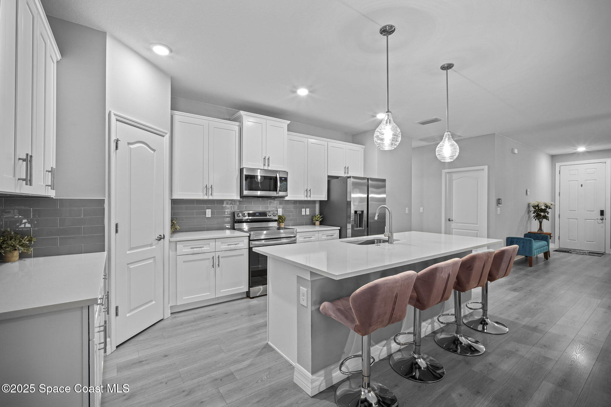 893 Altura Avenue SE