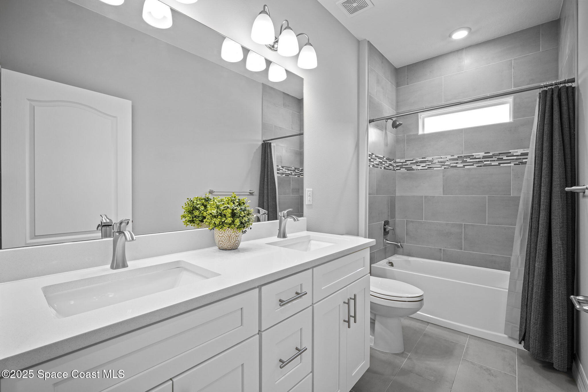 893 Altura Avenue SE