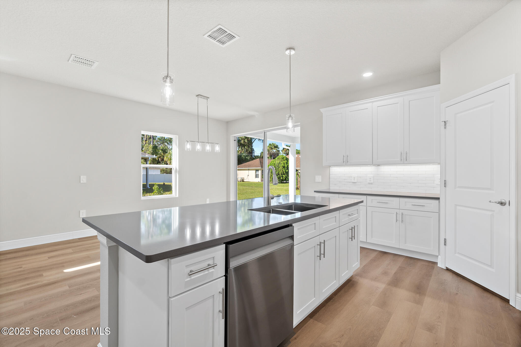 826 Hartsdale Avenue SW