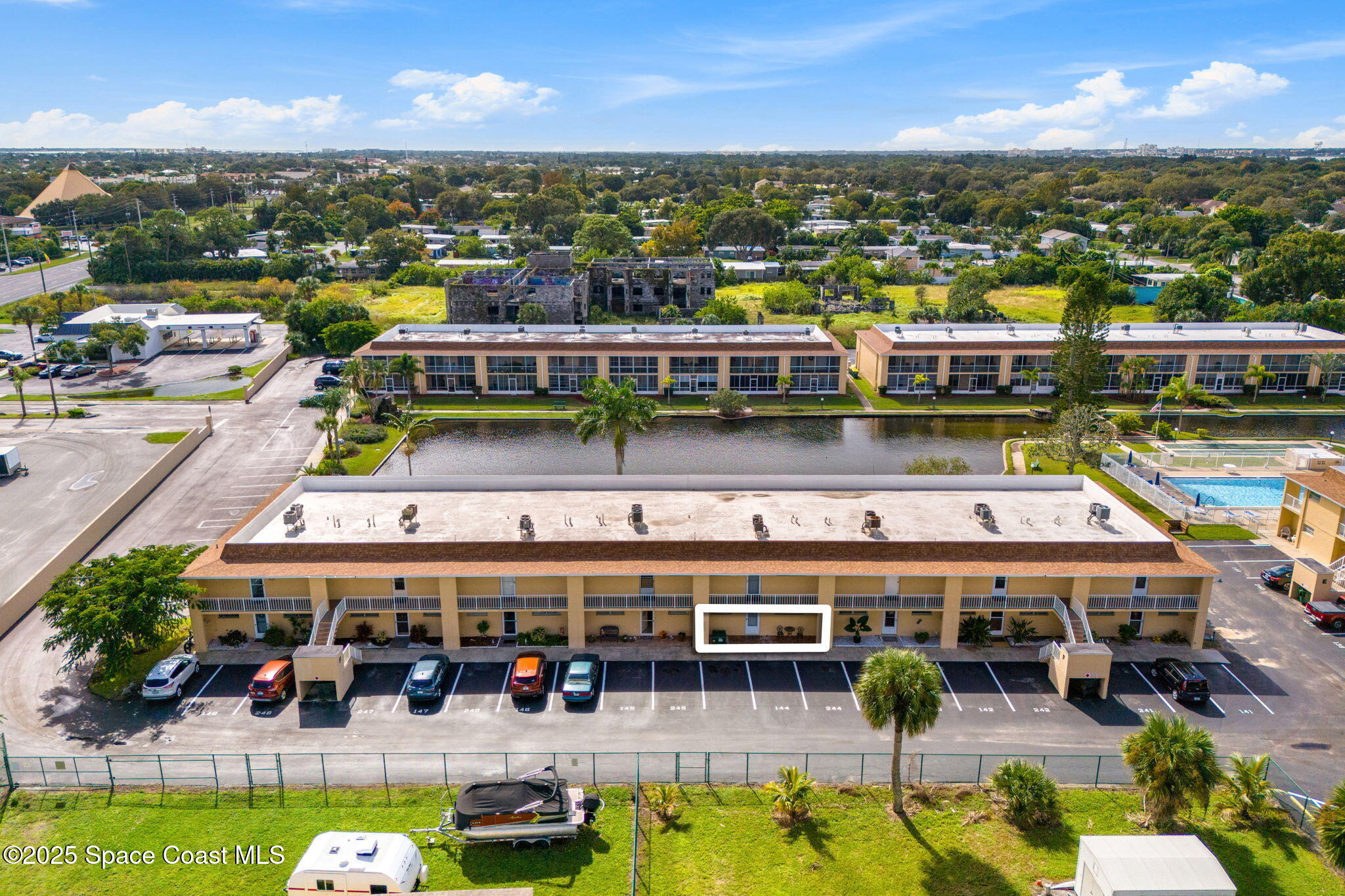 2135 N Courtenay Parkway, F144