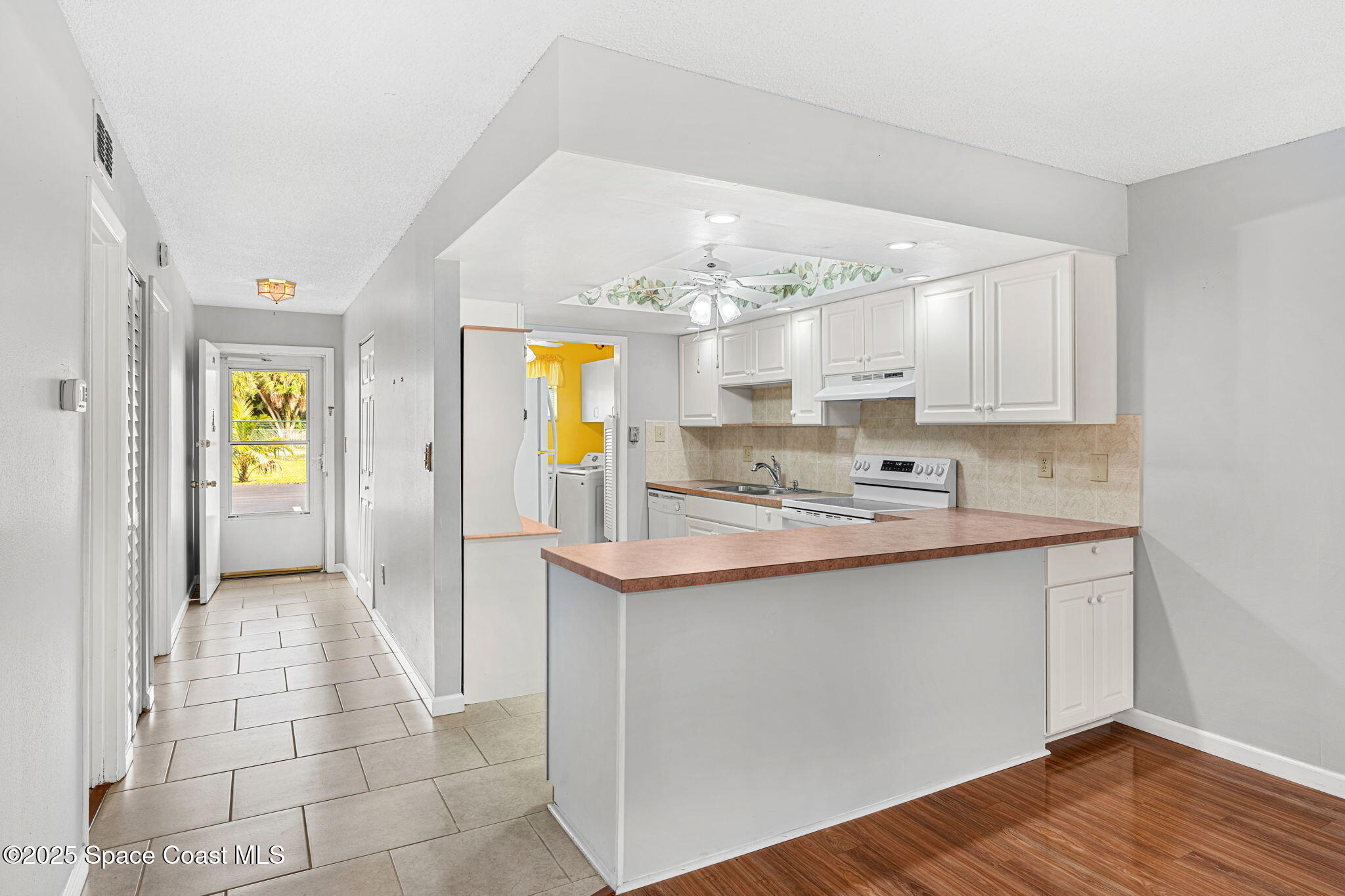 2135 N Courtenay Parkway, F144