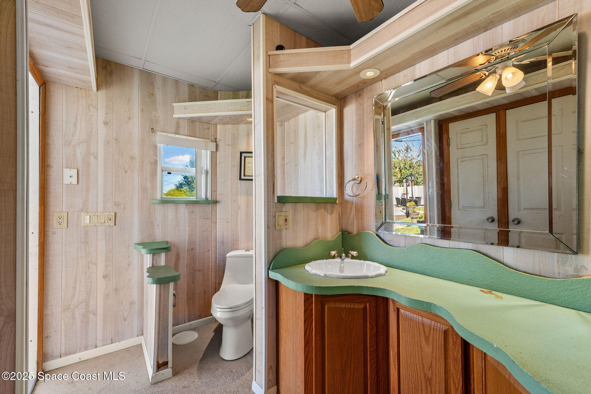 658 Binney Street NE