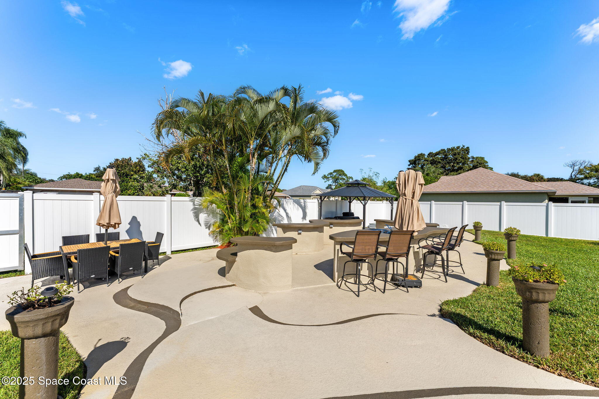 658 Binney Street NE