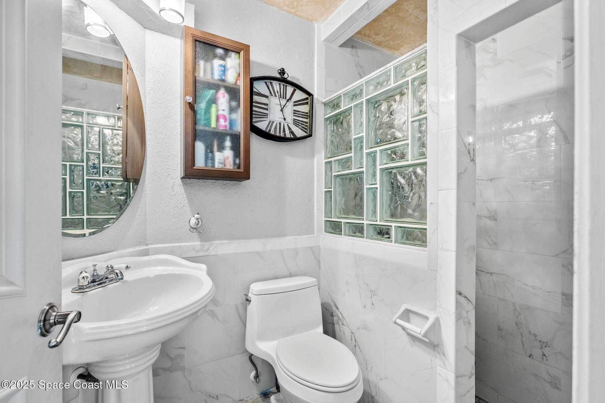 658 Binney Street NE