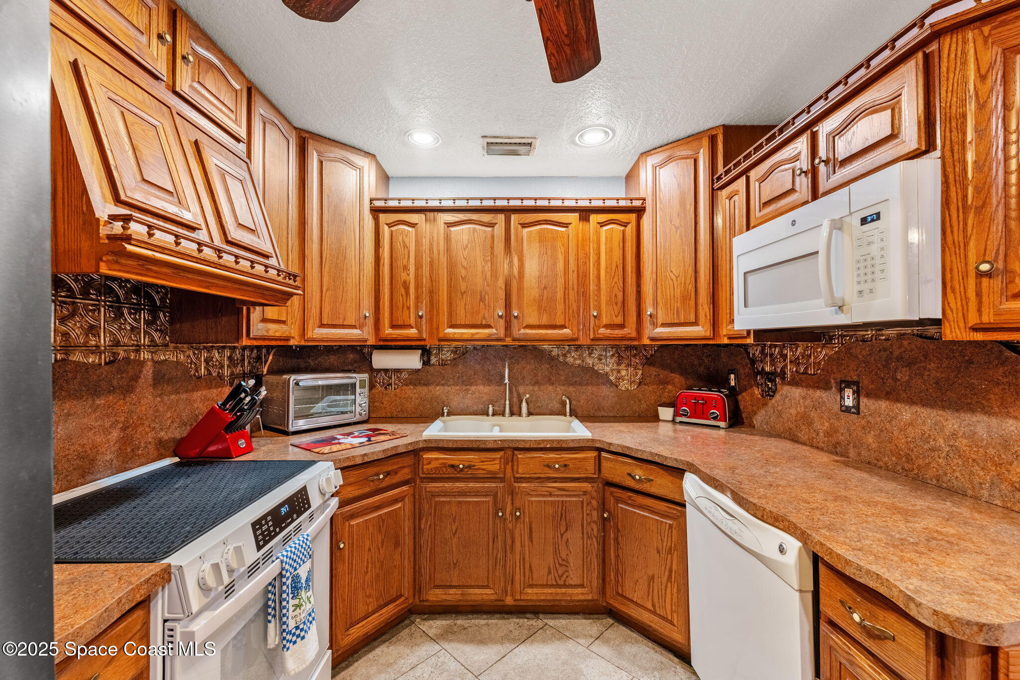 658 Binney Street NE