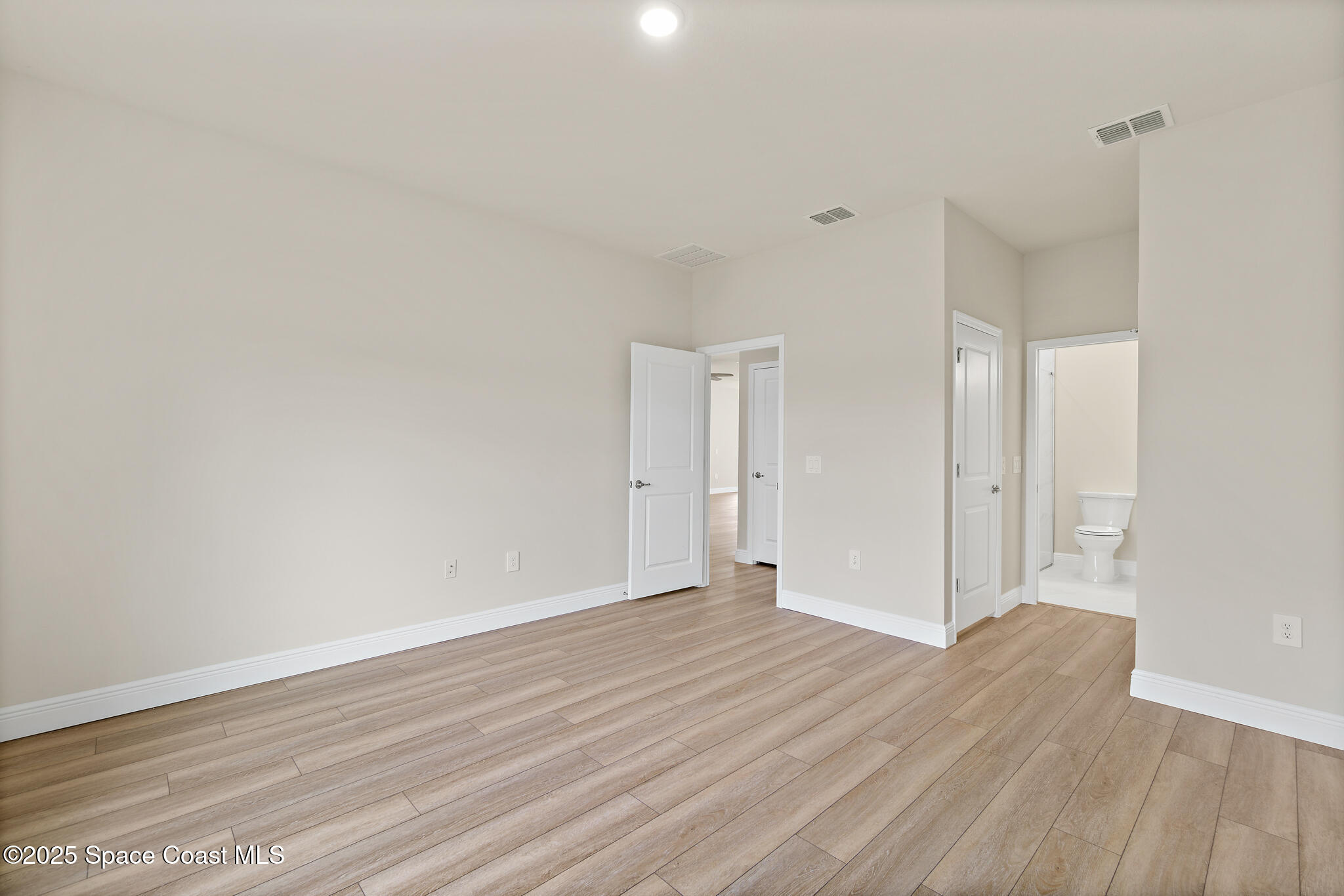 528 De Groodt Road SW