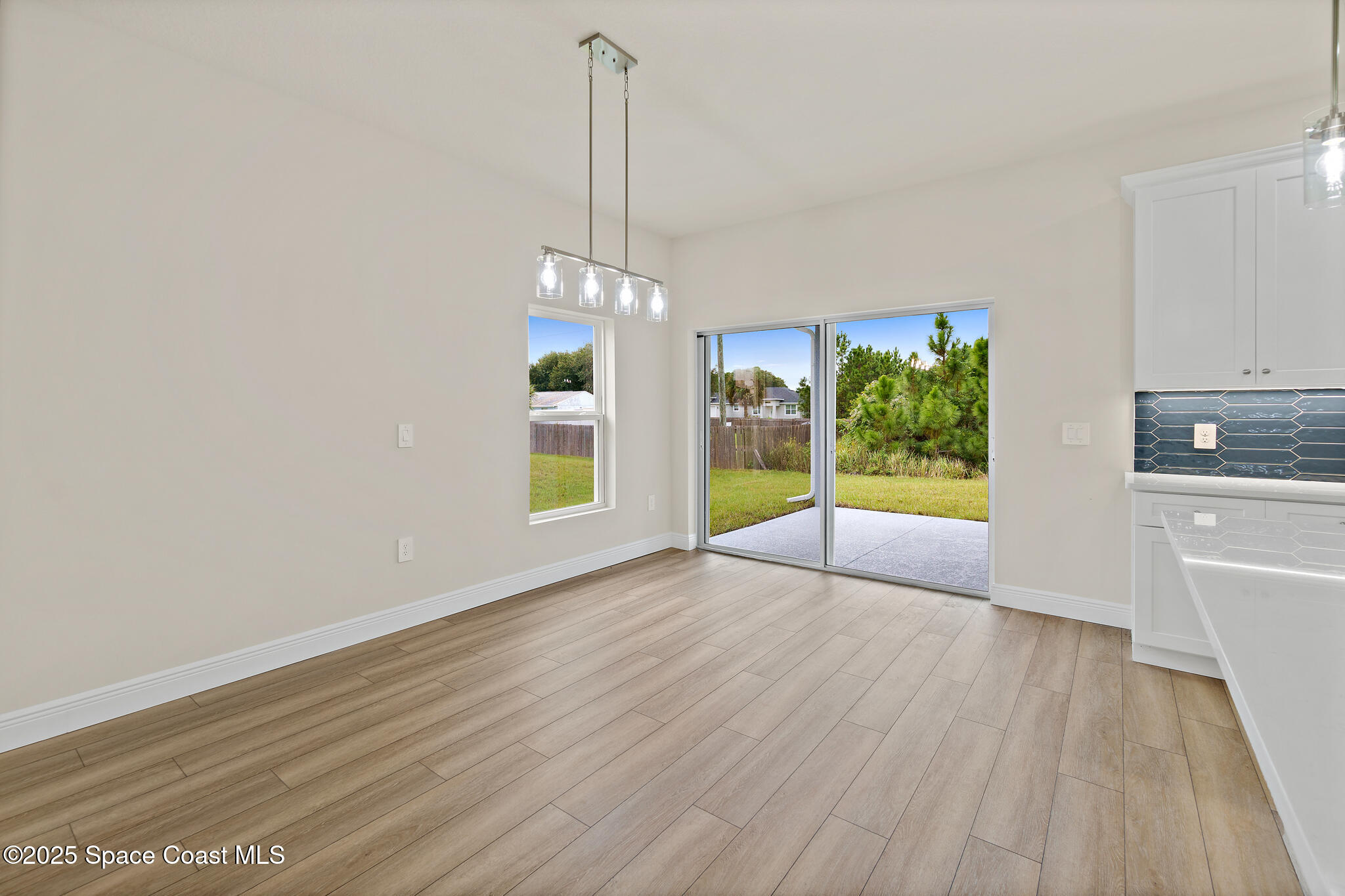 528 De Groodt Road SW