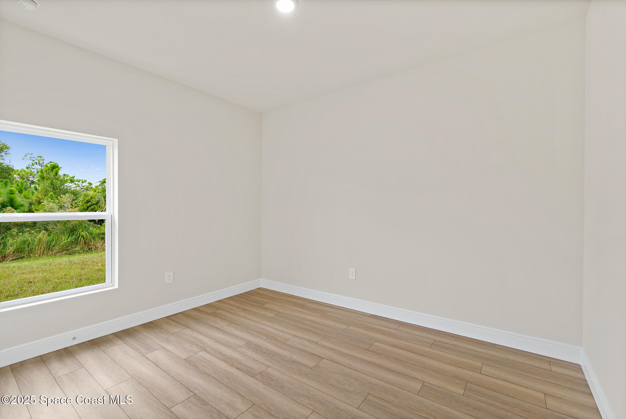 528 De Groodt Road SW