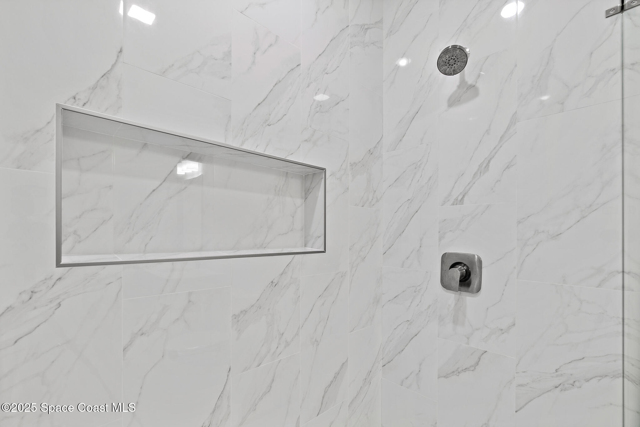 528 De Groodt Road SW