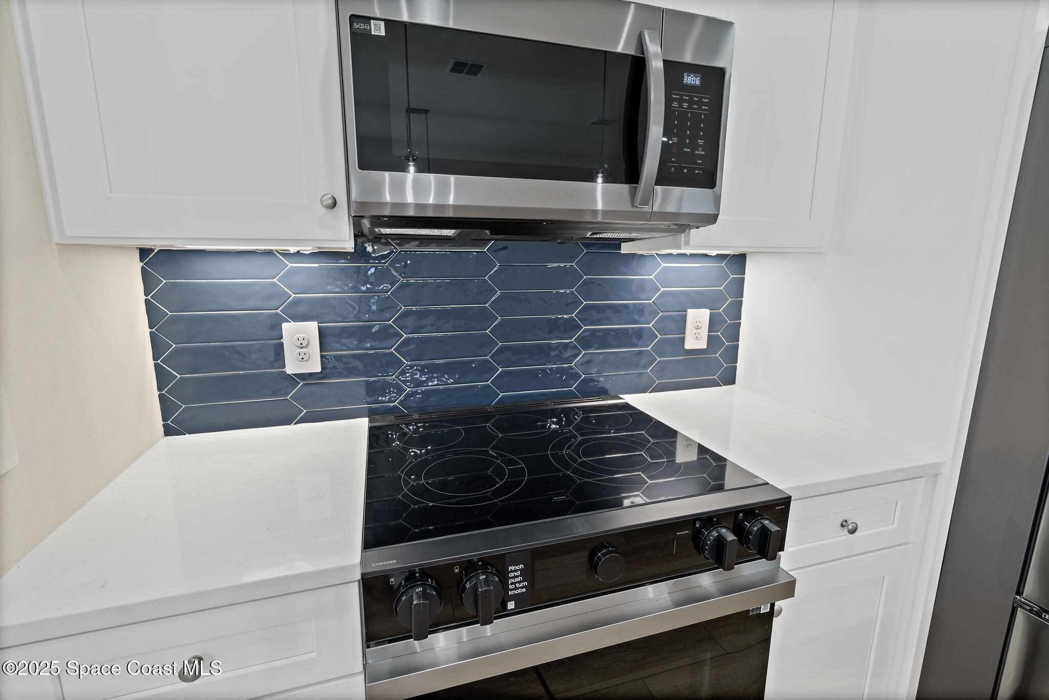 528 De Groodt Road SW