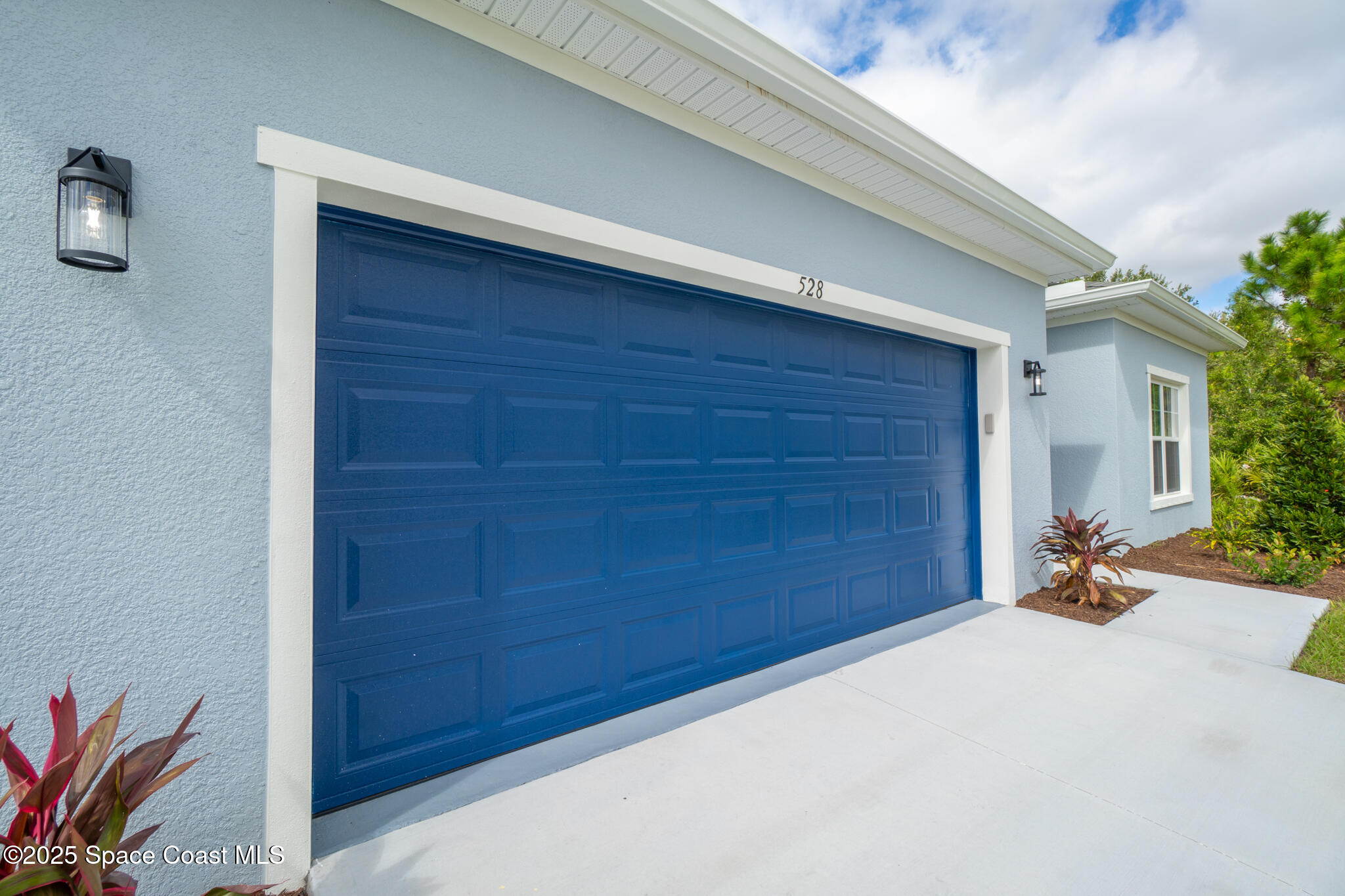 528 De Groodt Road SW