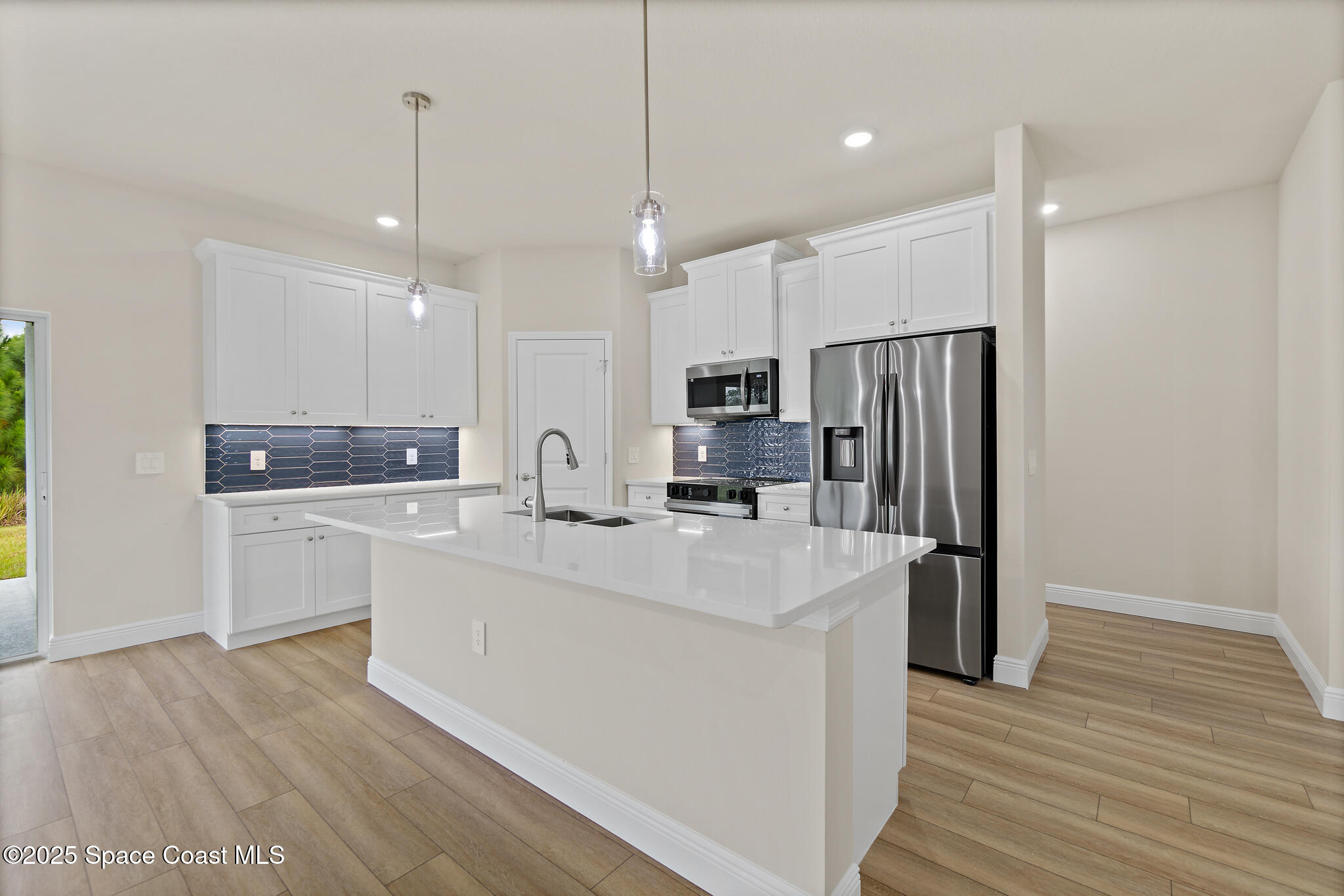 528 De Groodt Road SW