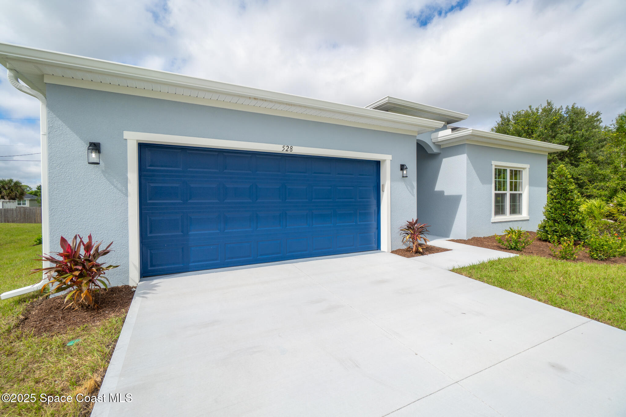 528 De Groodt Road SW