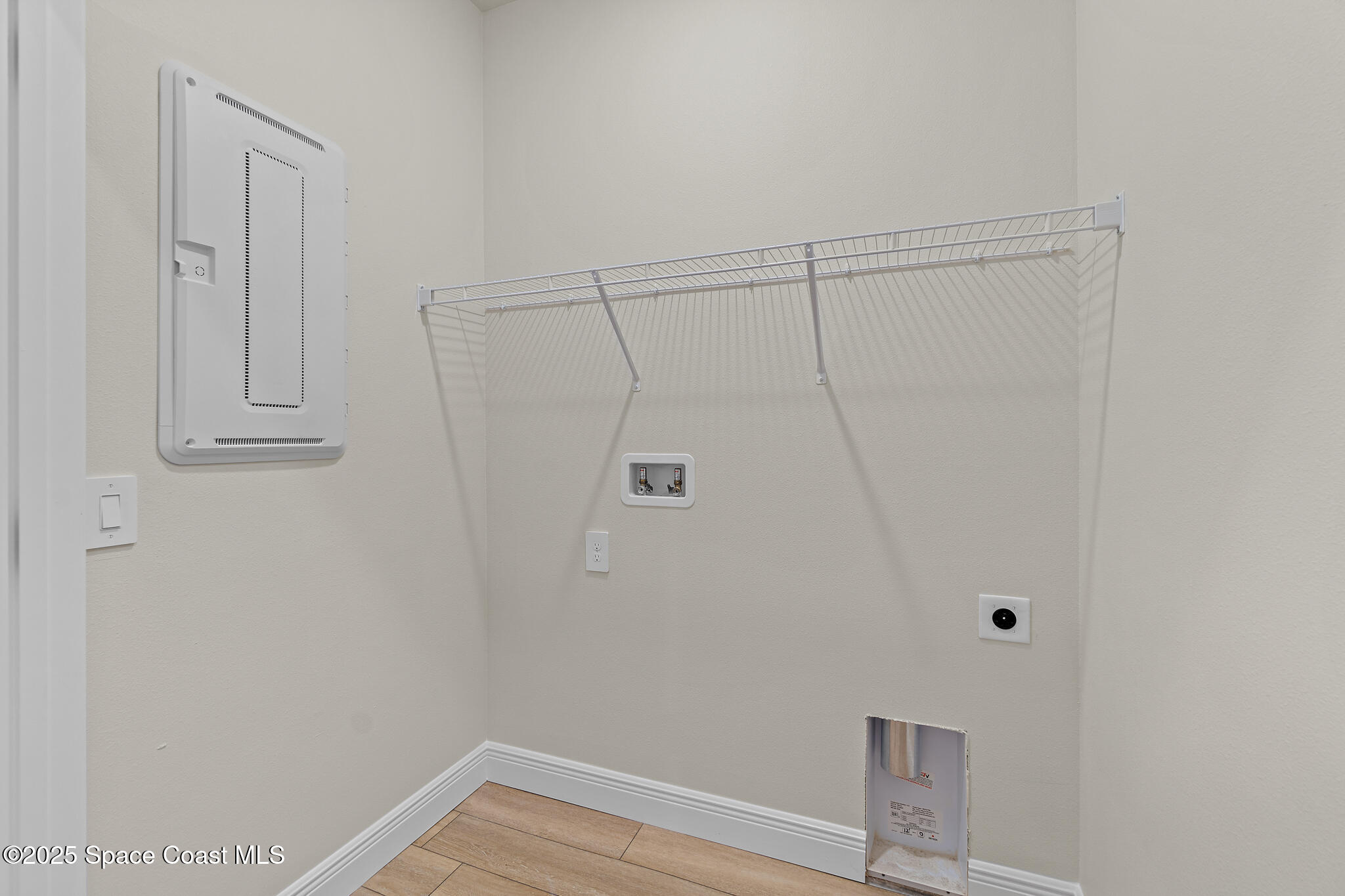 542 De Groodt Road SW