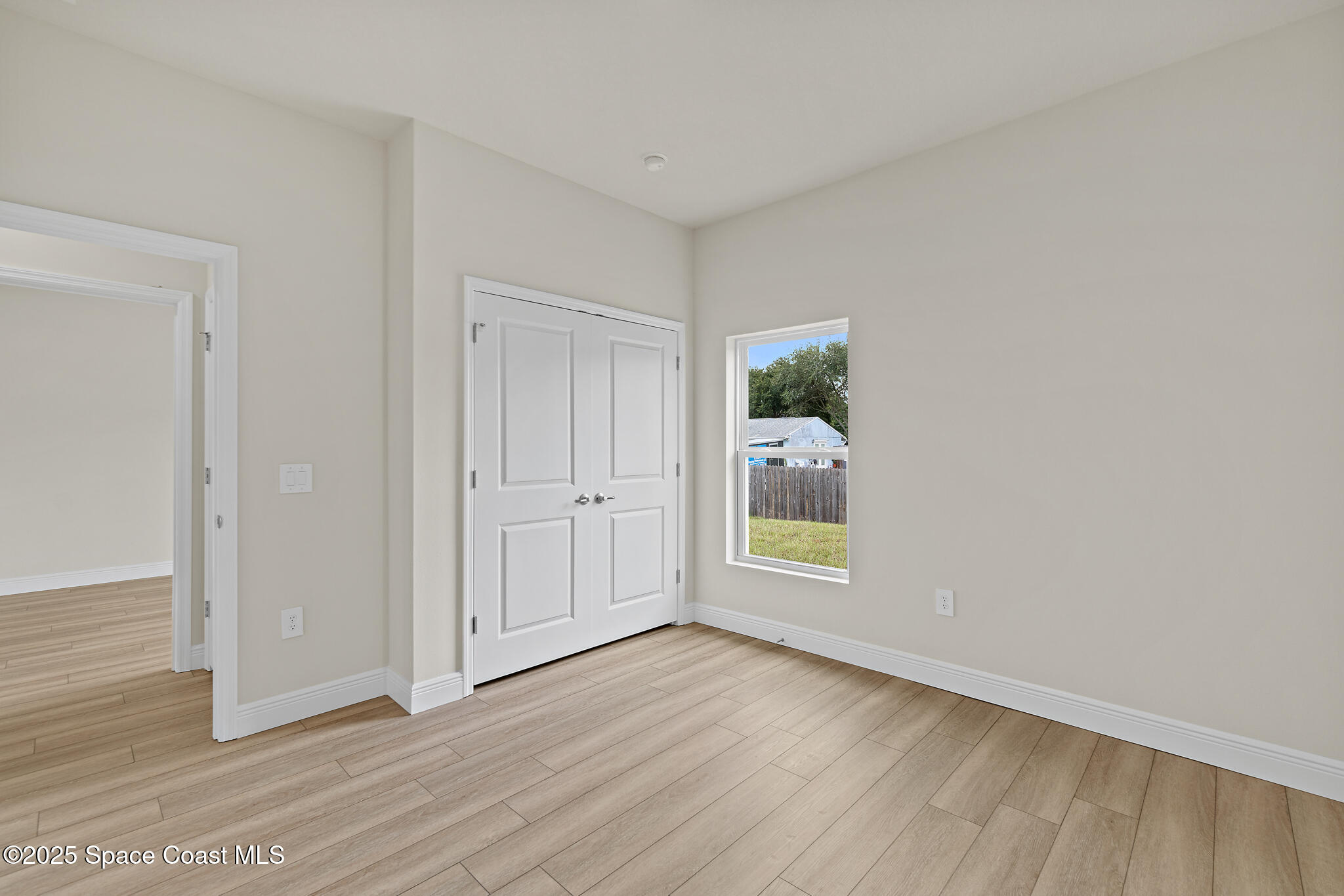 542 De Groodt Road SW