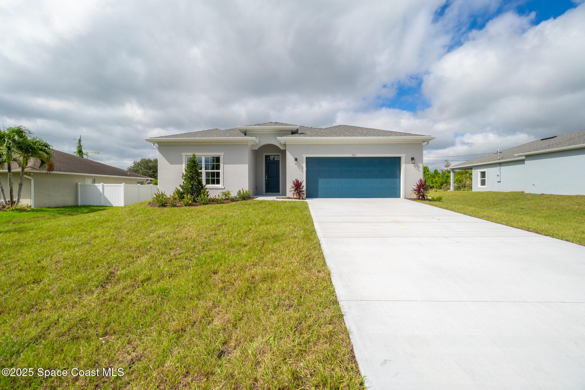 542 De Groodt Road SW