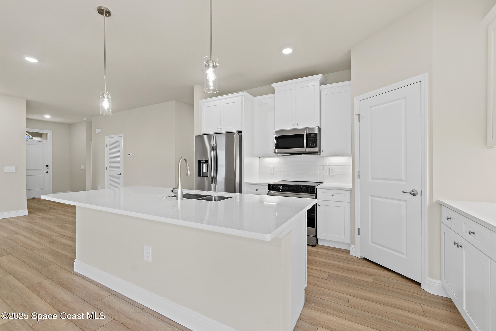 542 De Groodt Road SW