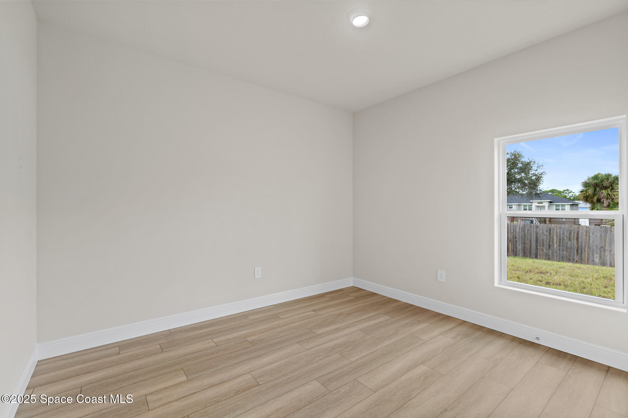 542 De Groodt Road SW