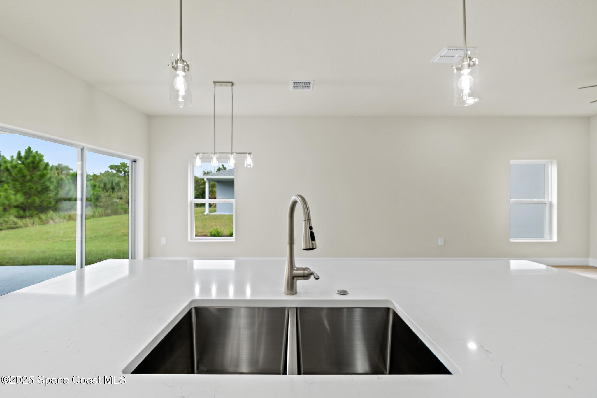 542 De Groodt Road SW