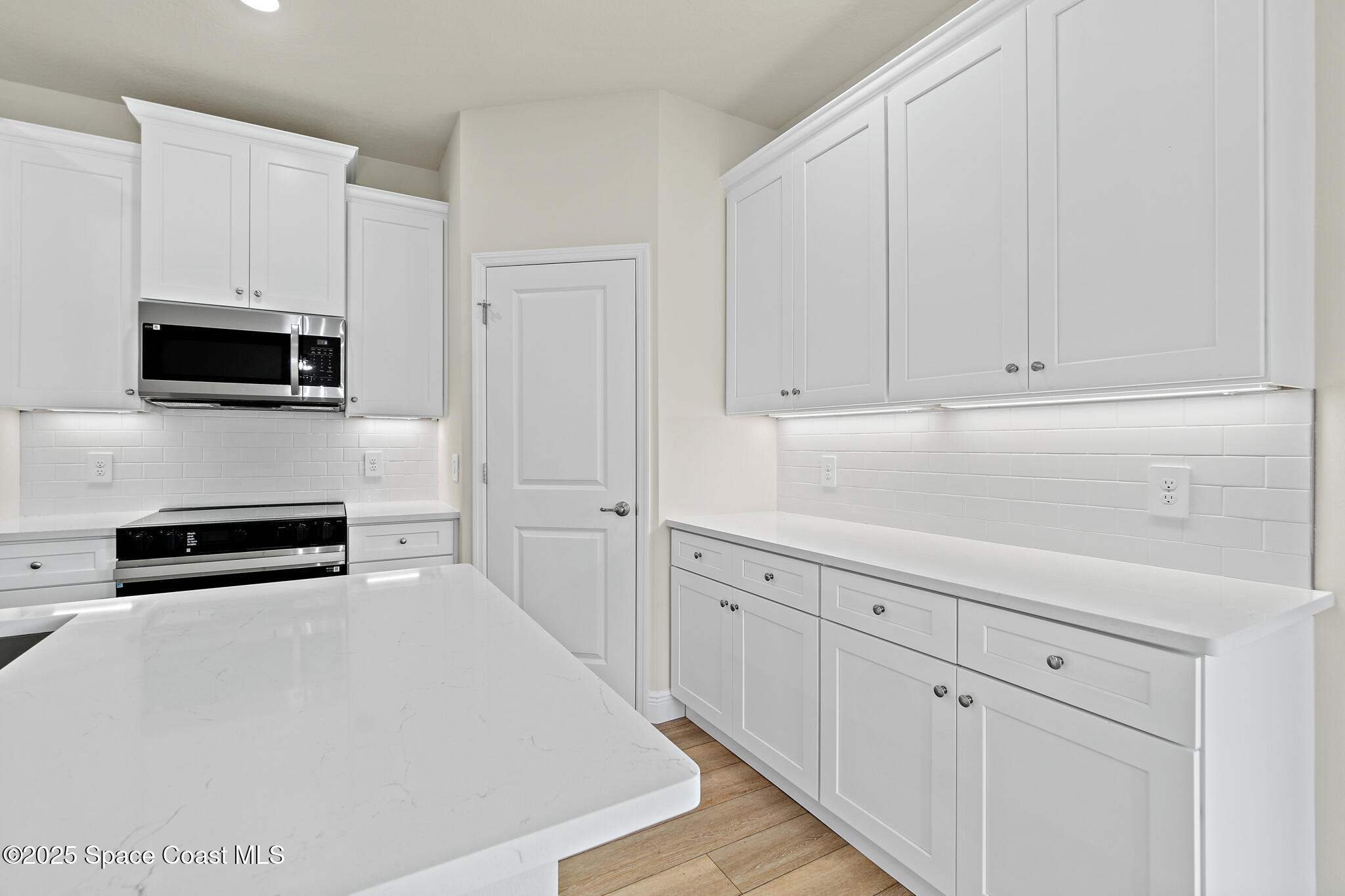 542 De Groodt Road SW