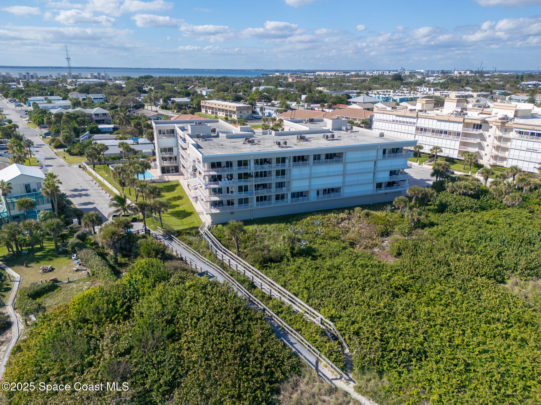 425 Buchanan Avenue 201