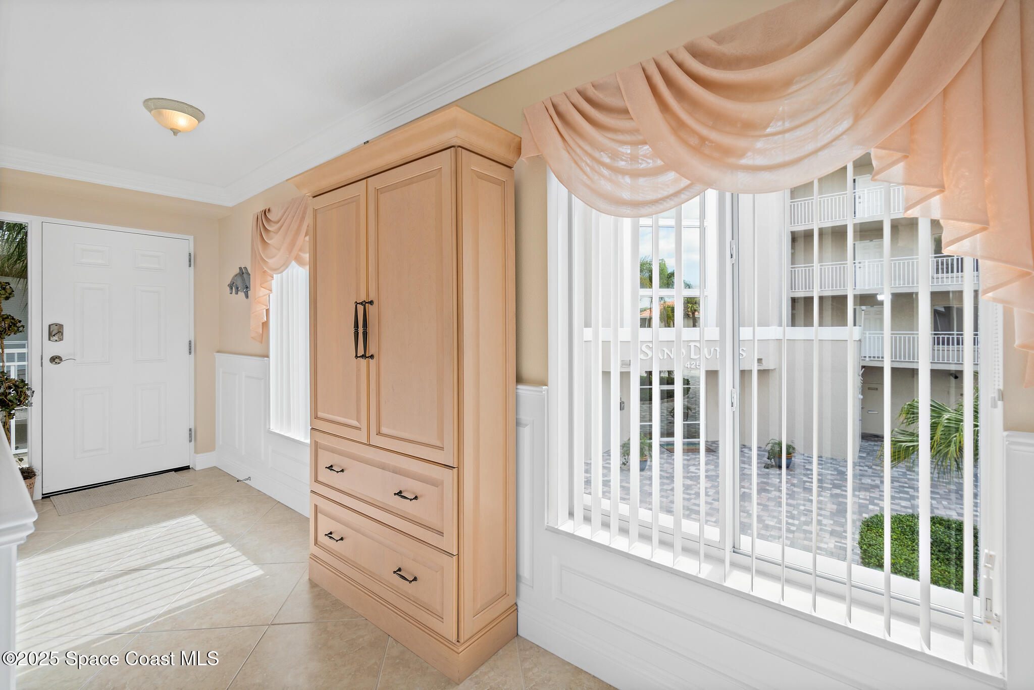 425 Buchanan Avenue 201