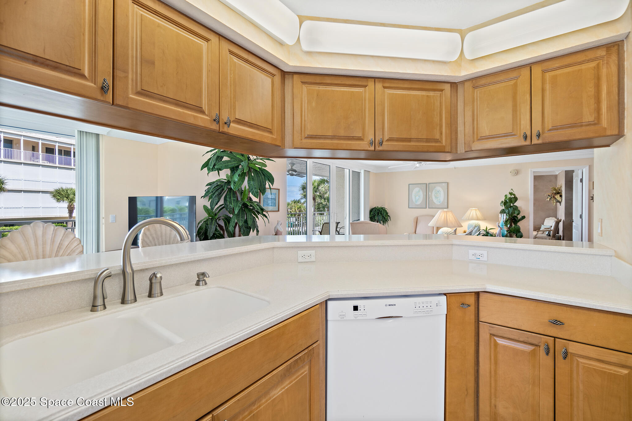 425 Buchanan Avenue 201