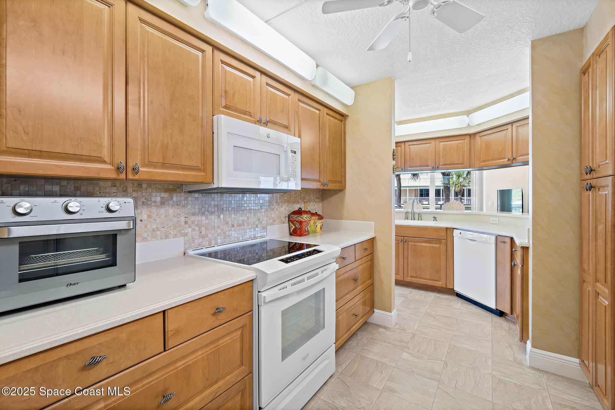 425 Buchanan Avenue 201