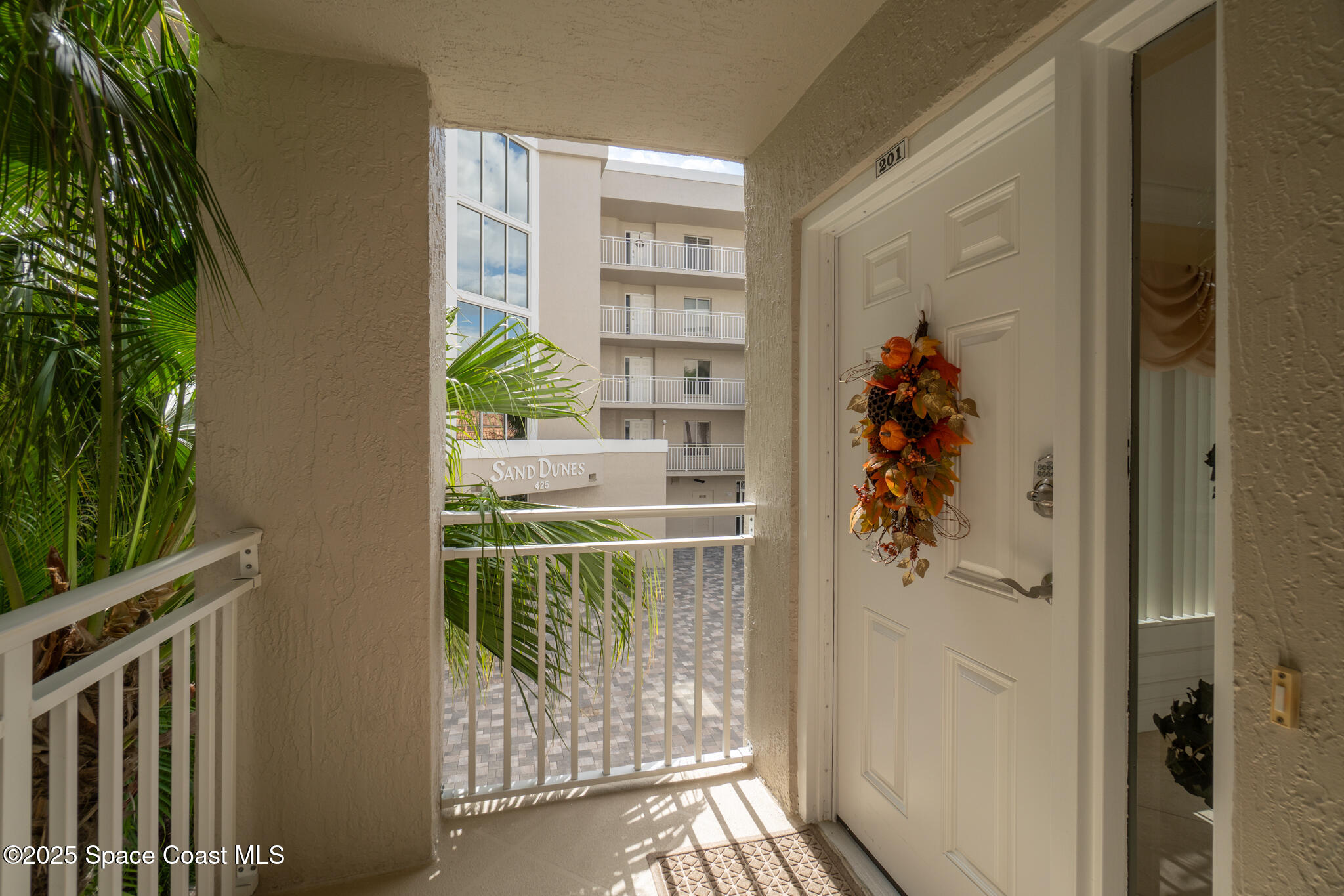 425 Buchanan Avenue 201