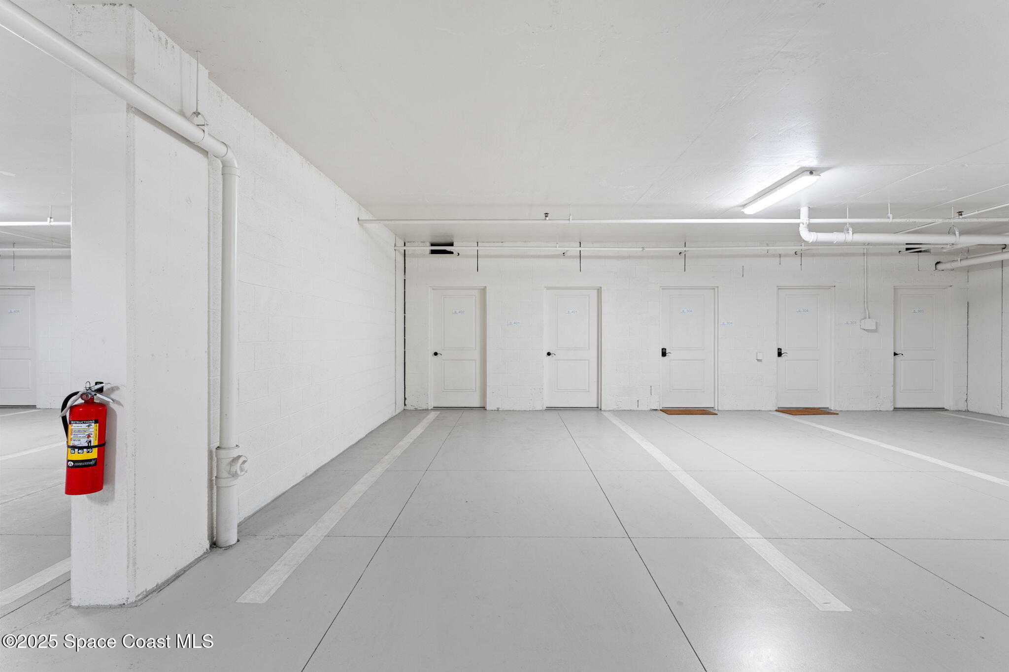 1795 N Highway A1a, 401