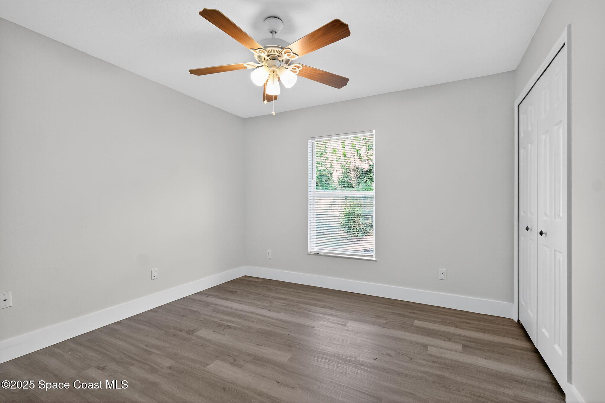 1283 Goldenrod Circle NE