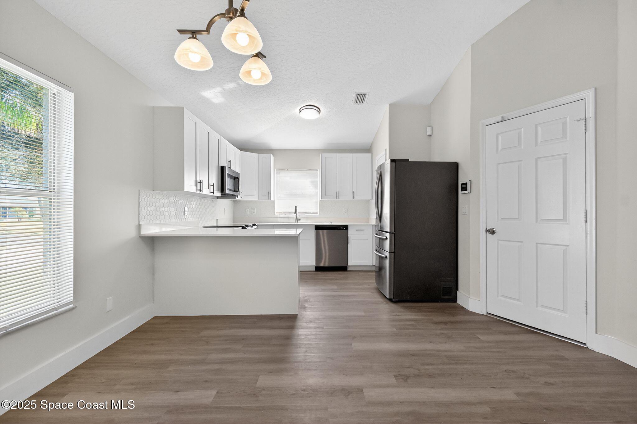 1283 Goldenrod Circle NE