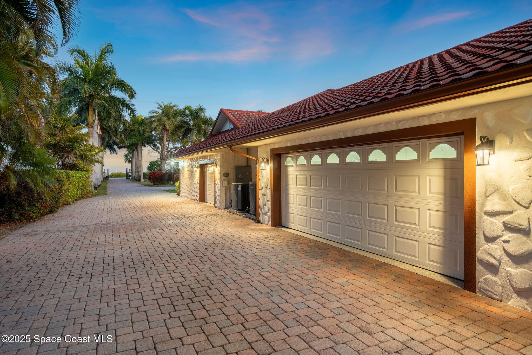 6215 S Tropical Trail