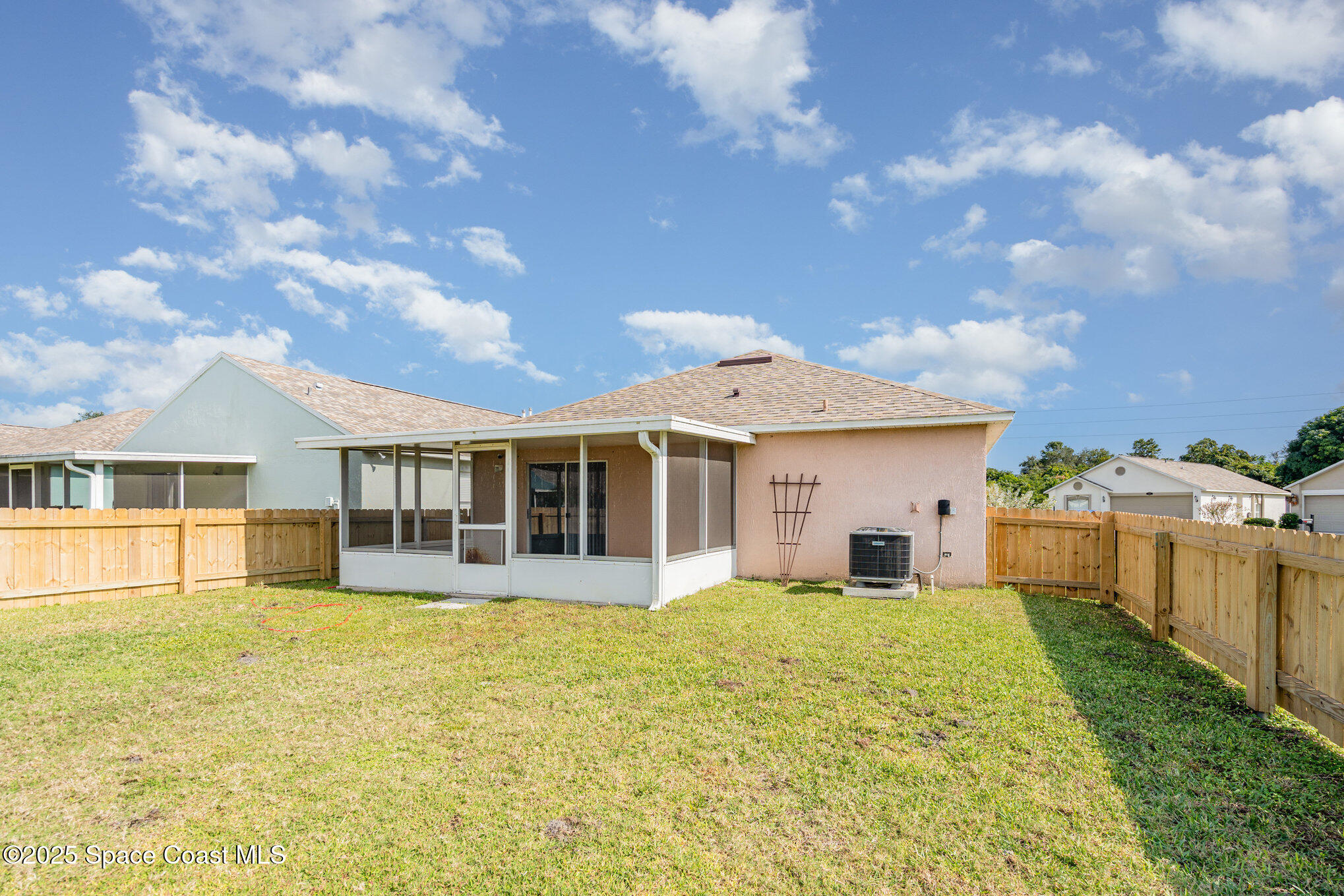 2188 Redwood Circle NE