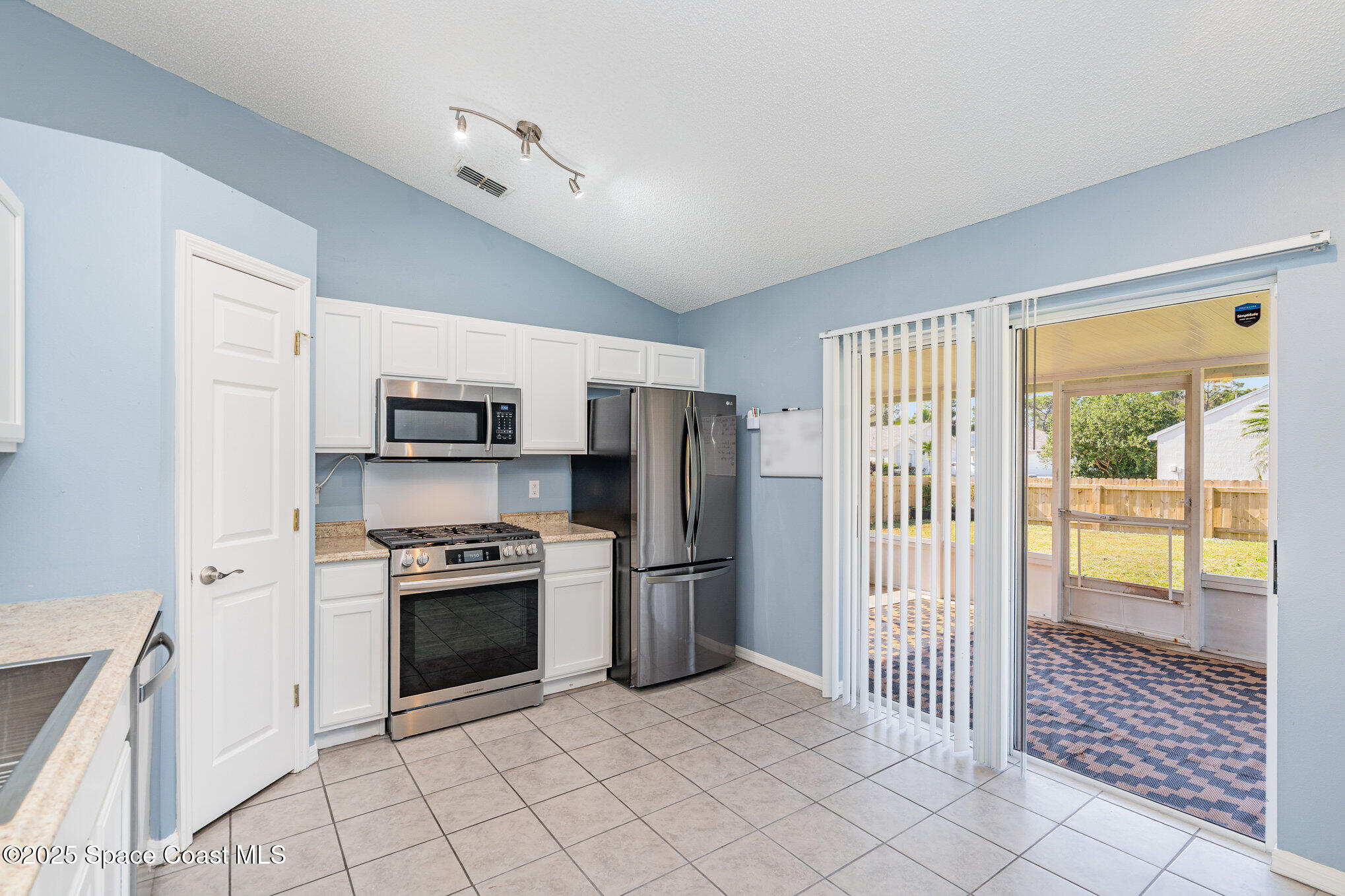 2188 Redwood Circle NE