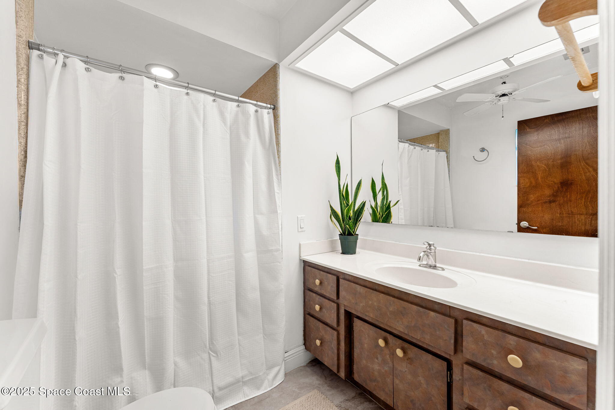 509 W Amherst Circle