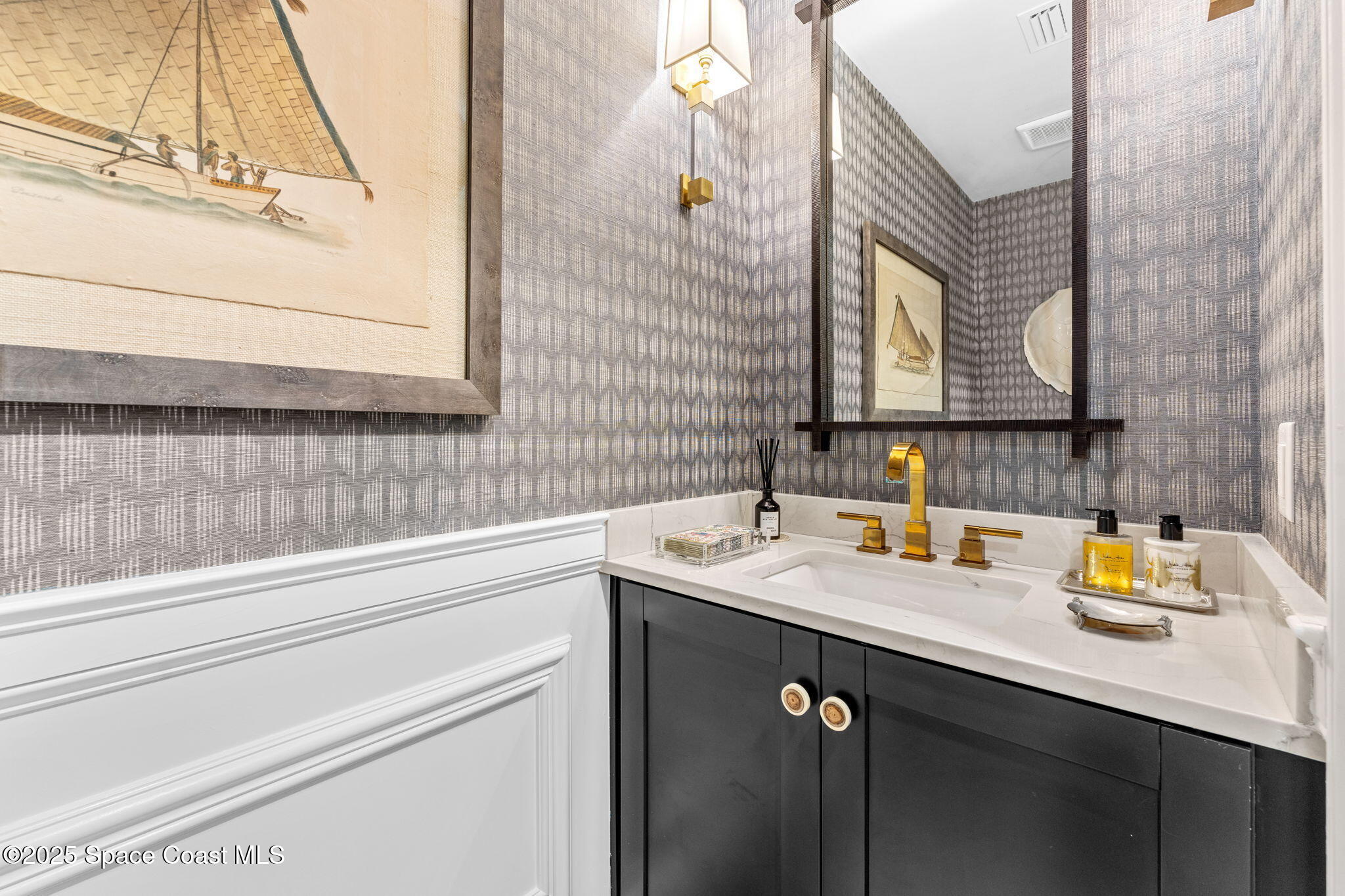 1725 N Highway A1A 402