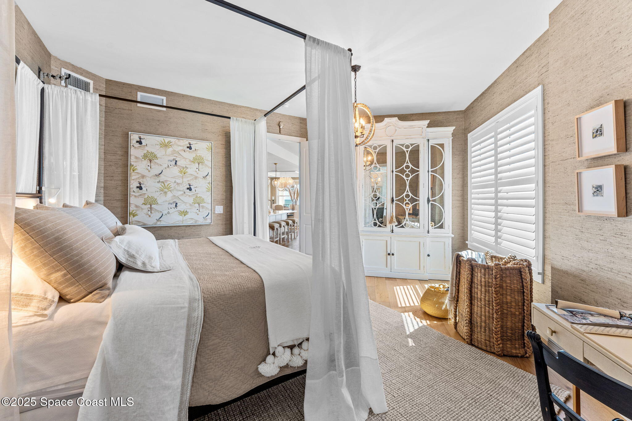 1725 N Highway A1A 402