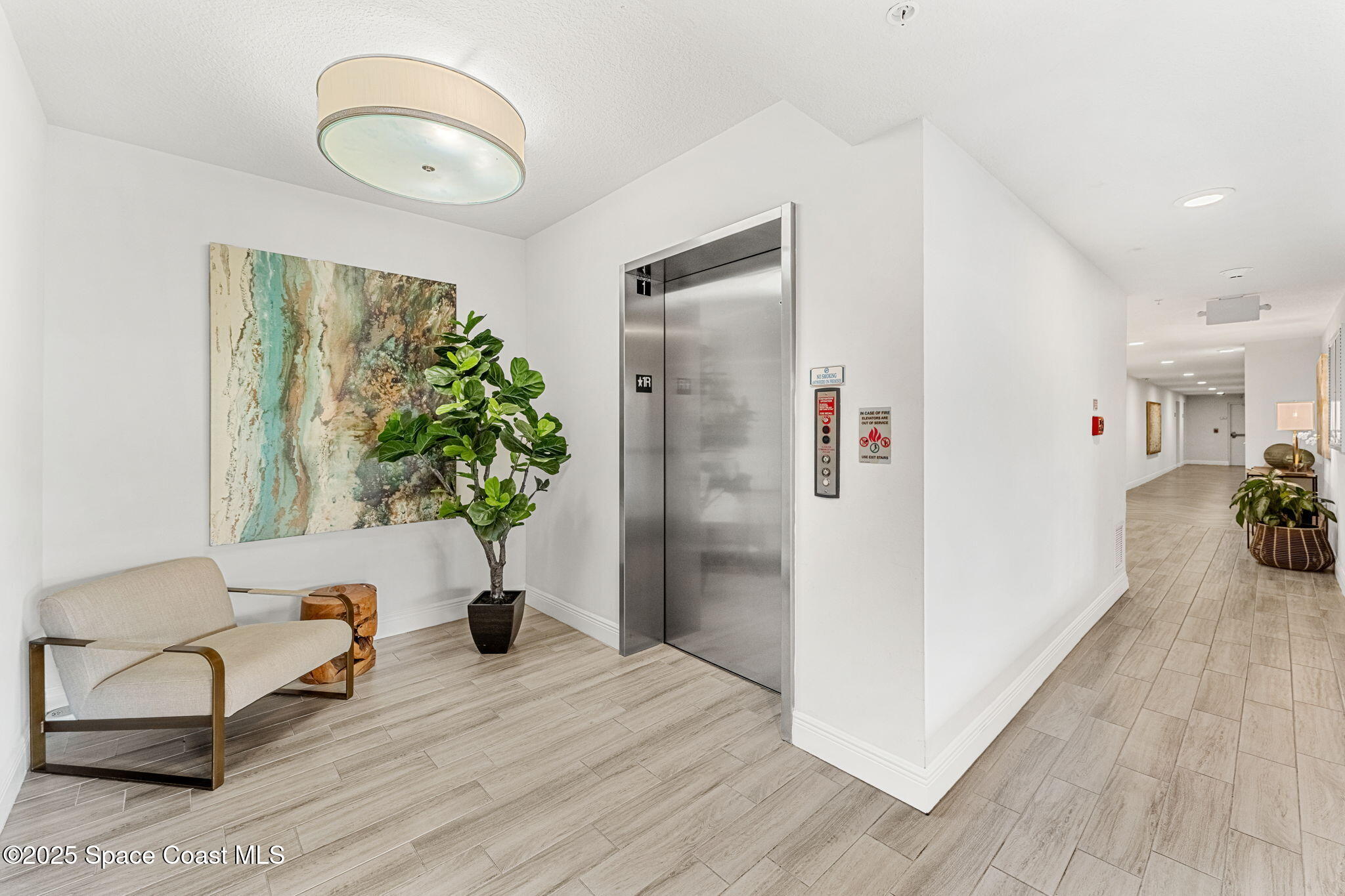 1725 N Highway A1A 402