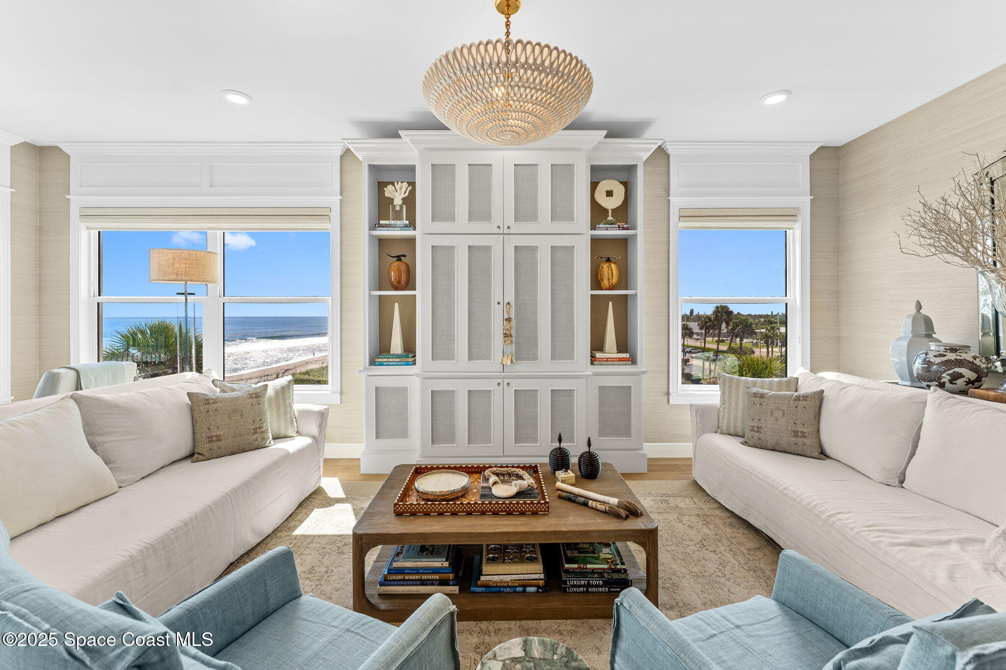 1725 N Highway A1A 402