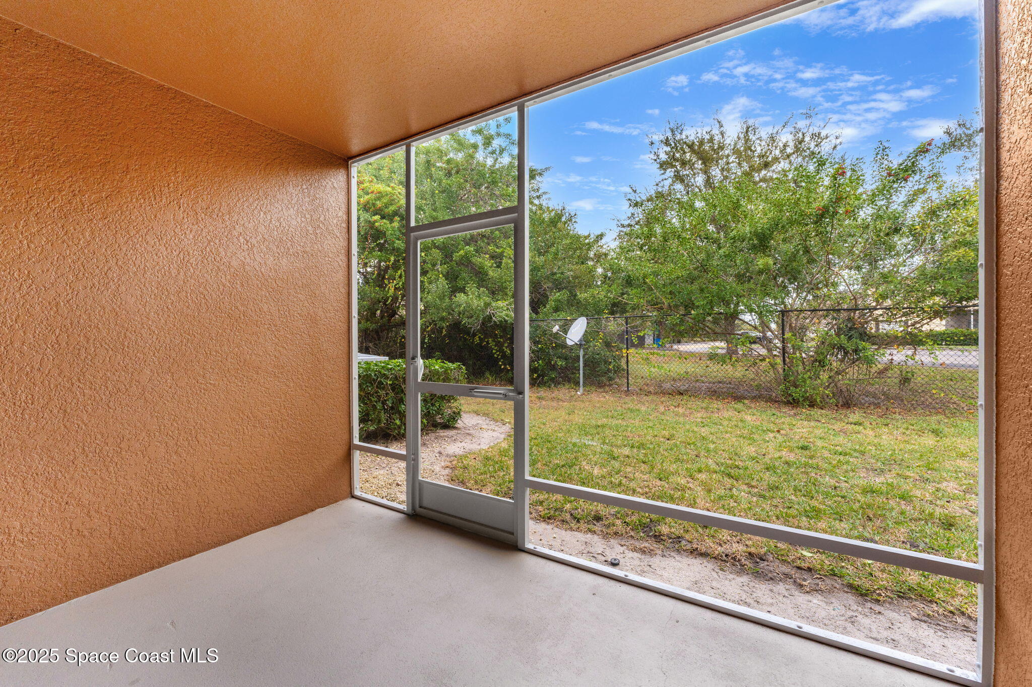 1050 Venetian Drive 105