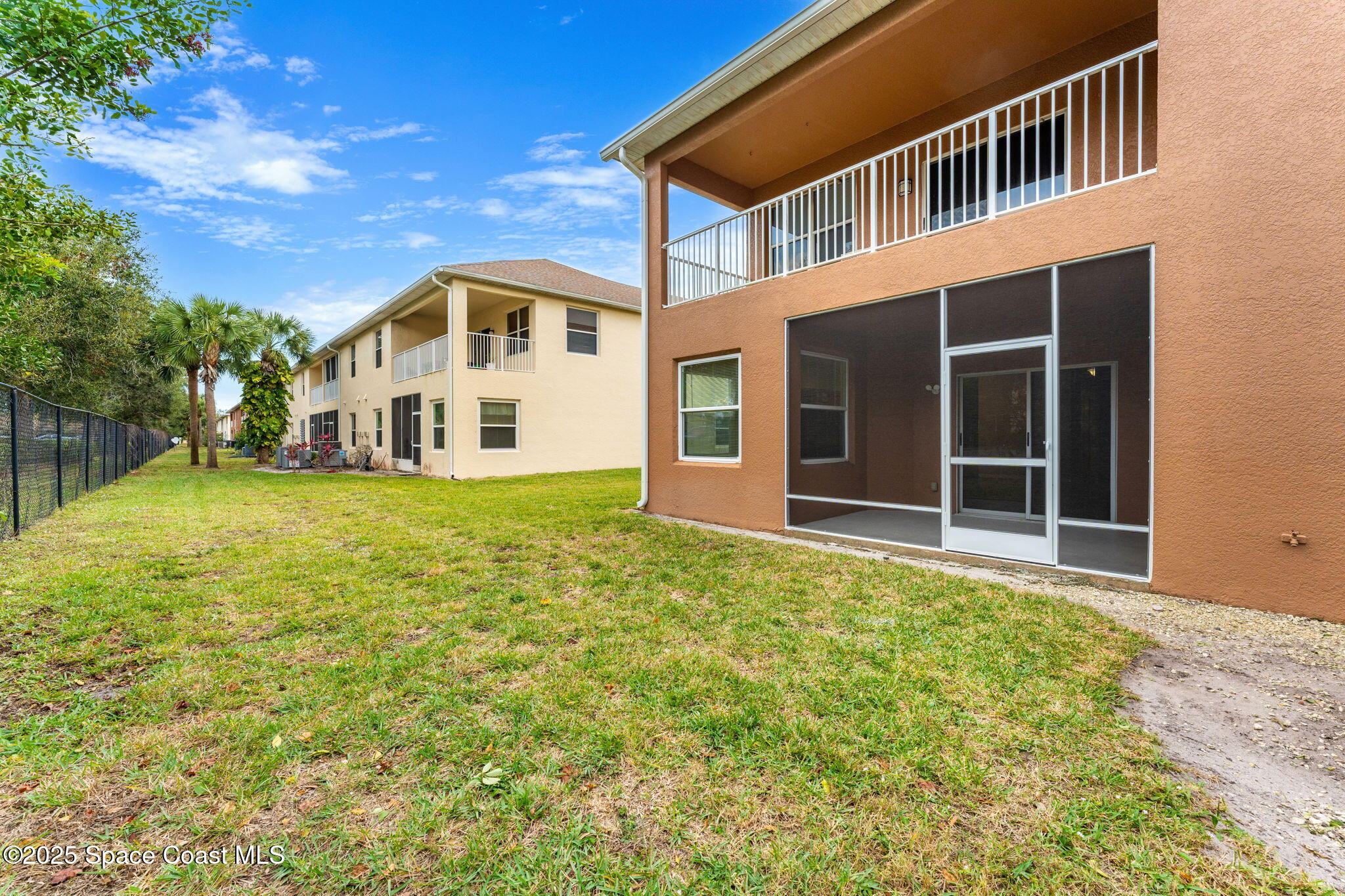 1050 Venetian Drive 105