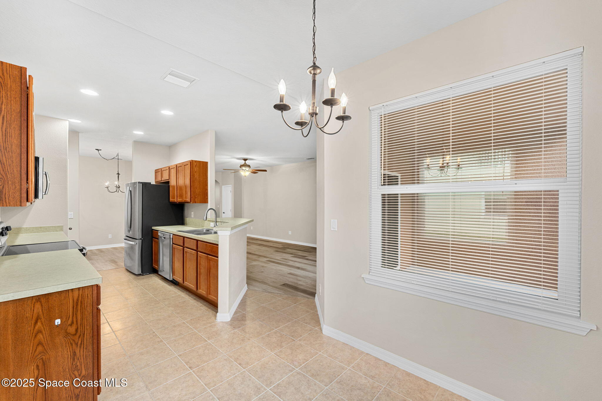 1050 Venetian Drive 105