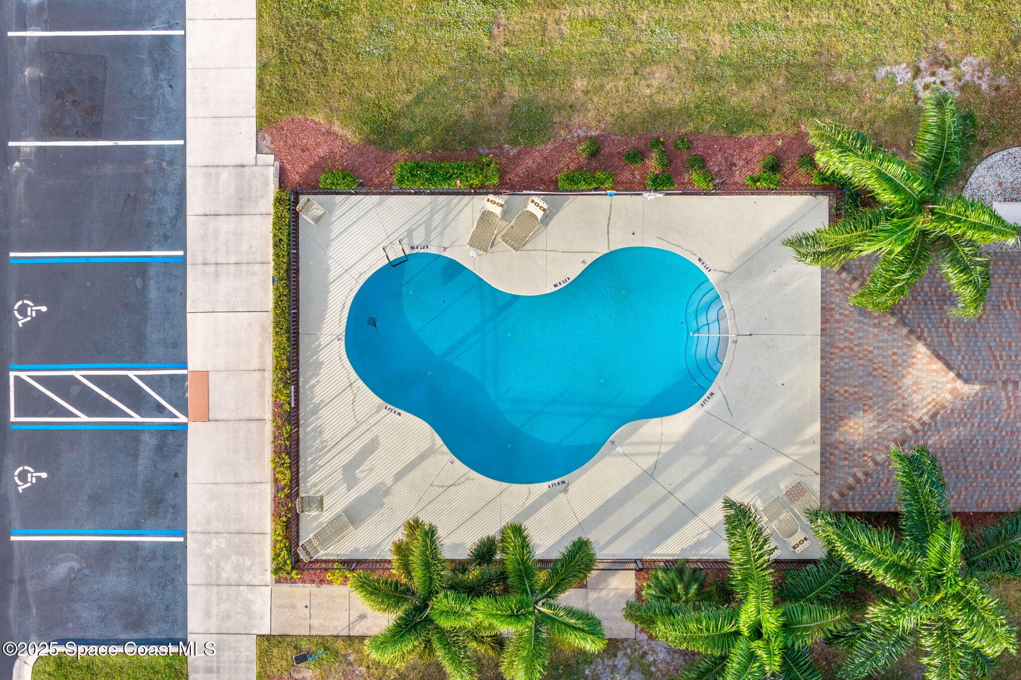 1050 Venetian Drive 105