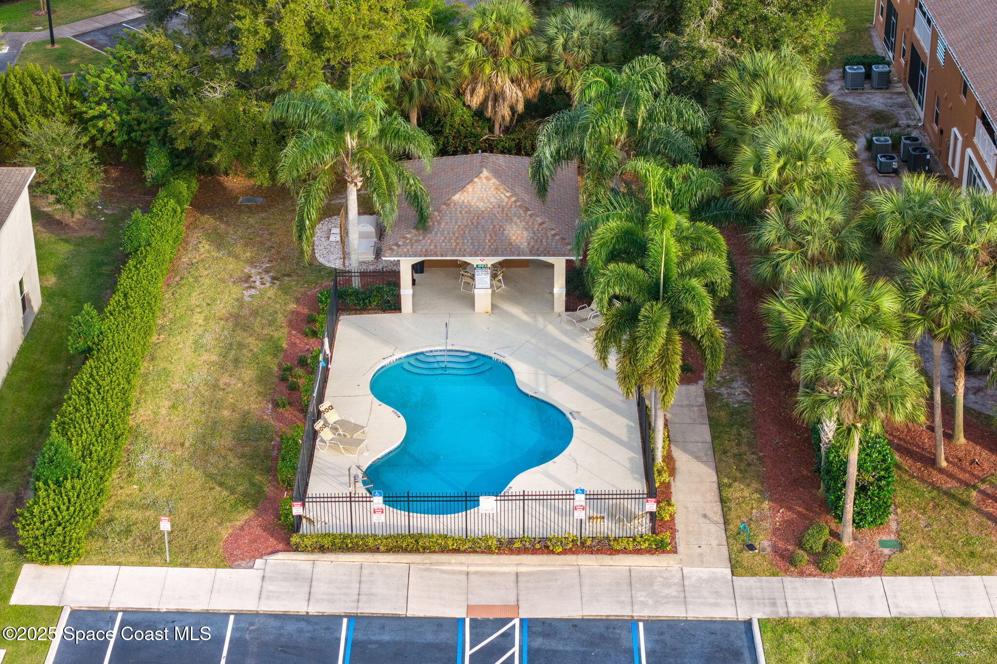 1050 Venetian Drive 105